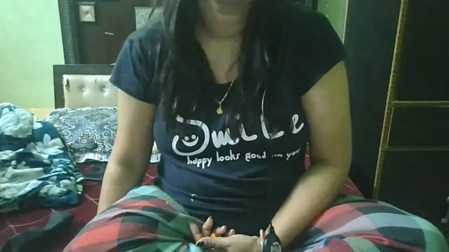 Snapshot of couplesuni chatting on May 2026 02:39:01 AM couplesuni online show from May 2026 02:39:01 AM