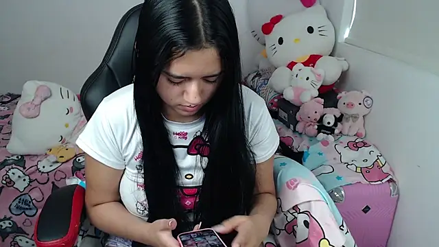 Snapshot of kayla_k18 chatting on June 2026 05:40:02 PM kayla k18 online show from June 2026 05:40:02 PM