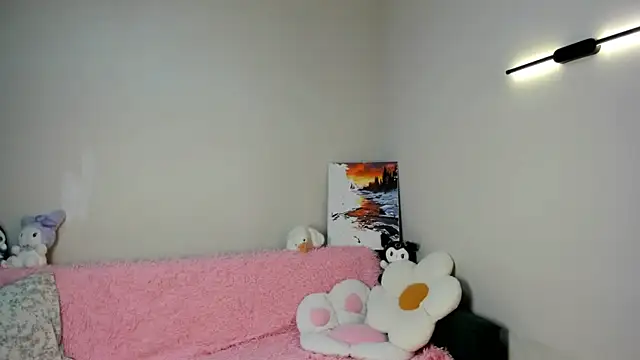 Snapshot of Lola_Peach chatting on July 2026 02:20:02 AM Lola Peach online show from July 2026 02:20:02 AM