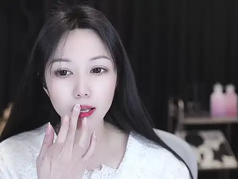 Nuyoah-77 online show from February 2026 04:25:02 PM