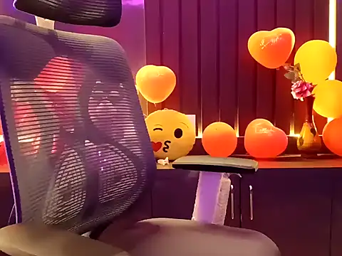 GoldnessAishu online show from February 2025 06:08:02 PM