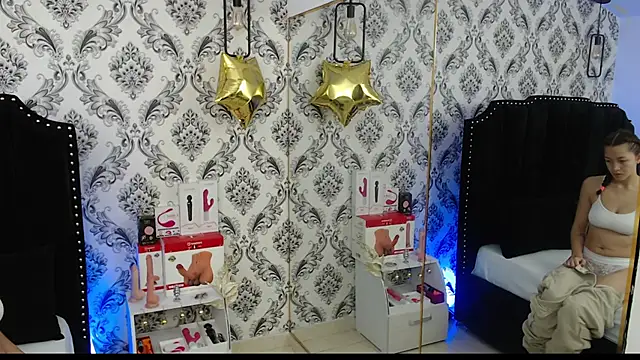 SaaraBrown online show from January 2025 12:15:02 PM