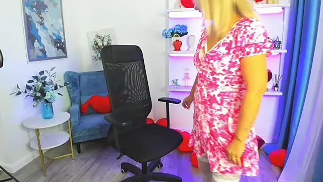 AgathaKlouin online show from February 2026 08:13:01 AM