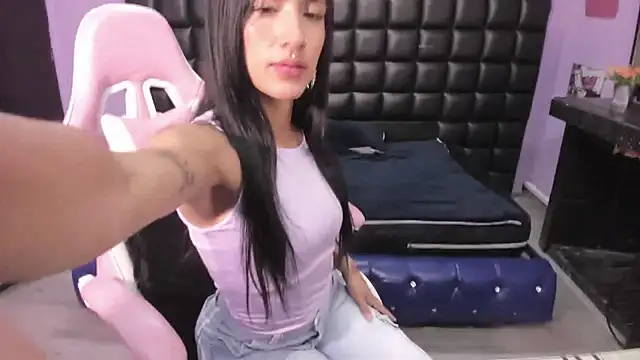 Avi Thomsonn online show from November 2025 07:59:01 PM