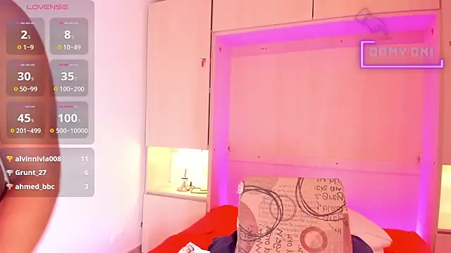 Snapshot of EmilyyStuart chatting on January 2025 09:39:01 AM EmilyyStuart online show from January 2025 09:39:01 AM