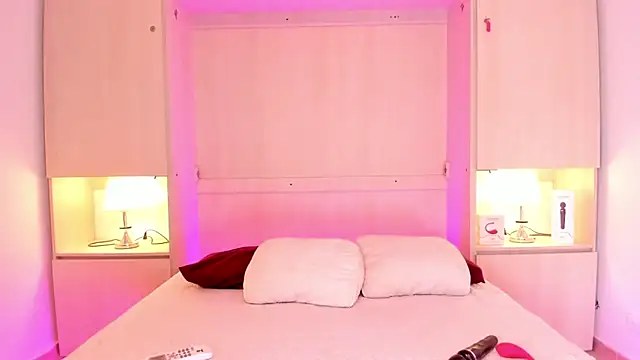 Snapshot of EmilyyStuart chatting on March 2025 03:35:02 AM EmilyyStuart online show from March 2025 03:35:02 AM