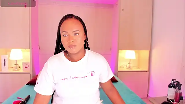 Snapshot of EmilyyStuart chatting on March 2025 03:29:02 AM EmilyyStuart online show from March 2025 03:29:02 AM