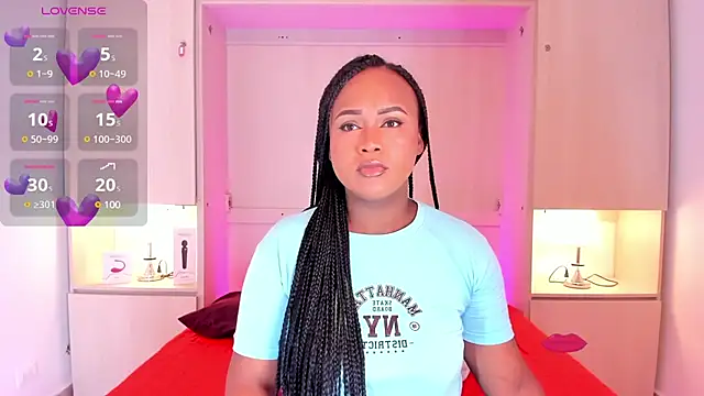 Snapshot of EmilyyStuart chatting on March 2025 03:44:02 AM EmilyyStuart online show from March 2025 03:44:02 AM