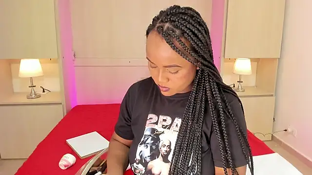 Snapshot of EmilyyStuart chatting on October 2025 04:02:01 AM EmilyyStuart online show from October 2025 04:02:01 AM