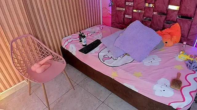 melody paris online show from February 2025 05:07:02 PM