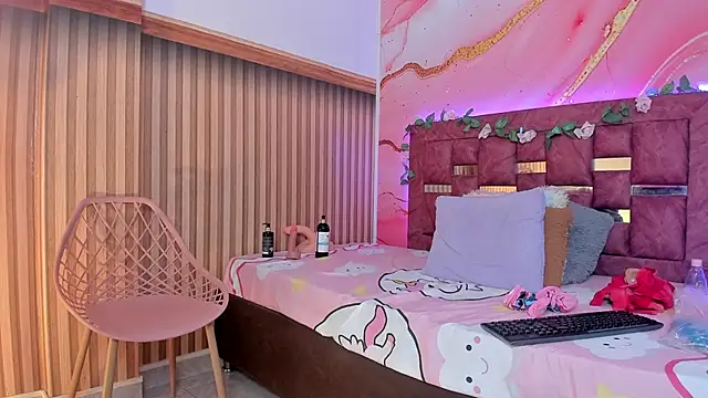 melody paris online show from February 2025 01:55:02 PM