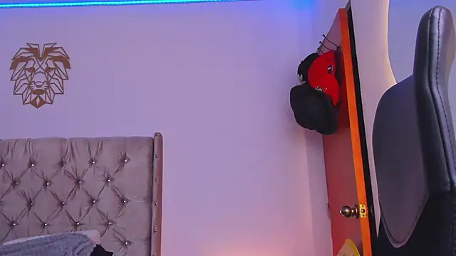 Andrew wolf7 online show from February 2026 11:05:02 PM