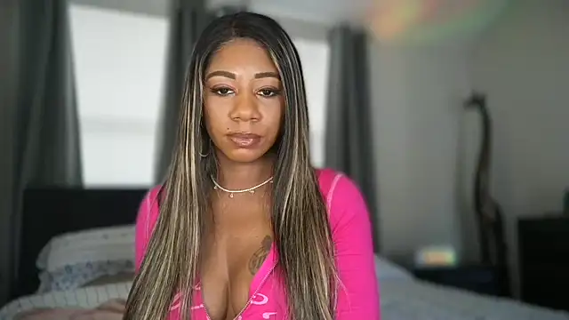 Snapshot of longislandprincess chatting on March 2025 08:52:01 PM longislandprincess online show from March 2025 08:52:01 PM