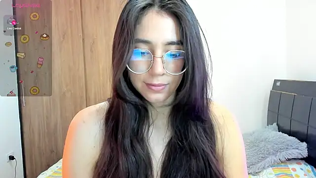 emmadiaz1 online show from January 2025 07:17:02 PM