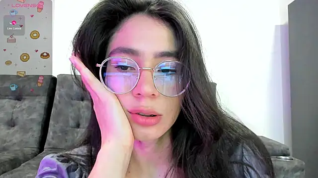 Snapshot of emmadiaz1 chatting on January 2025 02:27:01 AM emmadiaz1 online show from January 2025 02:27:01 AM