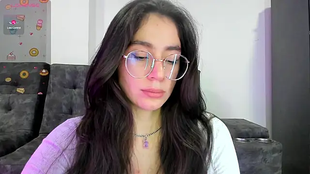 Snapshot of emmadiaz1 chatting on March 2025 01:00:02 AM emmadiaz1 online show from March 2025 01:00:02 AM