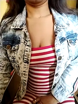 Snapshot of Sweetlovve@xh chatting on February 2025 04:48:01 AM Sweetlovvexh online show from February 2025 04:48:01 AM