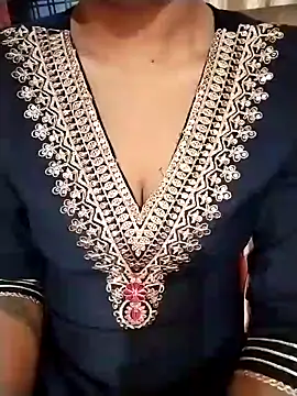 Snapshot of Sweetlovve@xh chatting on February 2025 01:59:01 PM Sweetlovvexh online show from February 2025 01:59:01 PM