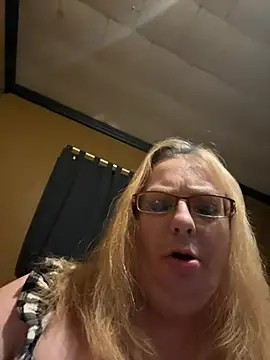 Snapshot of CherishWilliams chatting on May 2026 09:49:01 AM CherishWilliams online show from May 2026 09:49:01 AM