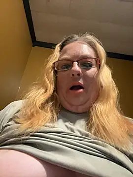 Snapshot of CherishWilliams chatting on June 2026 05:23:01 AM CherishWilliams online show from June 2026 05:23:01 AM
