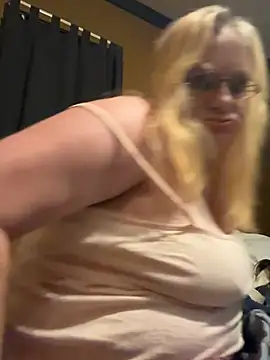Snapshot of CherishWilliams chatting on July 2026 06:05:01 AM CherishWilliams online show from July 2026 06:05:01 AM