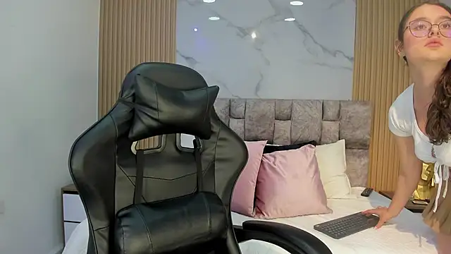 Khalifa fletcher online show from January 2025 01:33:01 AM