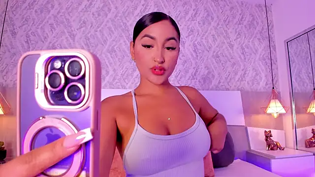 AishaPeyton online show from September 2025 04:40:01 PM