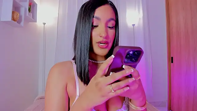 Snapshot of AishaPeyton chatting on June 2026 09:09:01 AM AishaPeyton online show from June 2026 09:09:01 AM
