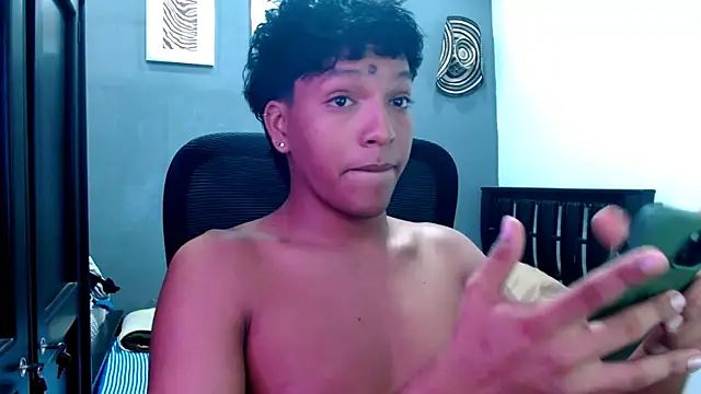 Snapshot of Xander_bonnet1 chatting on January 2025 03:18:01 PM Xander bonnet1 online show from January 2025 03:18:01 PM