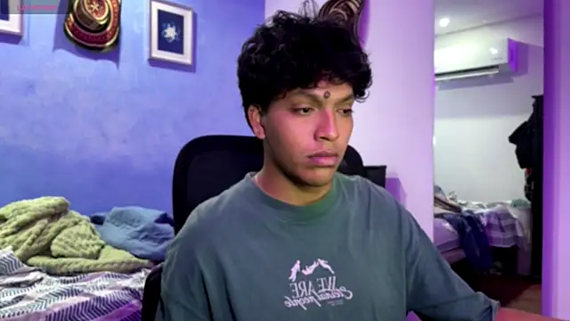 Snapshot of Xander_bonnet1 chatting on November 2025 02:31:02 PM Xander bonnet1 online show from November 2025 02:31:02 PM