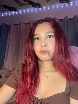 Snapshot of ursweet_babygirl chatting on June 2026 05:52:01 PM ursweet babygirl online show from June 2026 05:52:01 PM