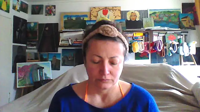 MariaAnaSunshine online show from November 2025 10:15:01 AM