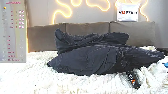 Chloeromantic online show from December 2024 02:24:01 AM