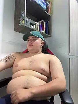 Snapshot of AndresChuboi chatting on November 2025 04:06:02 AM AndresChuboi online show from November 2025 04:06:02 AM