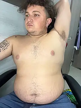 Snapshot of AndresChuboi chatting on November 2025 06:19:01 PM AndresChuboi online show from November 2025 06:19:01 PM