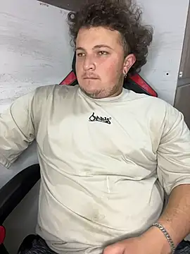 Snapshot of AndresChuboi chatting on December 2025 04:29:02 AM AndresChuboi online show from December 2025 04:29:02 AM