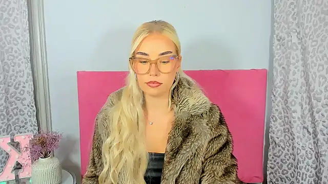 KristyHoney online show from October 2025 02:15:02 PM