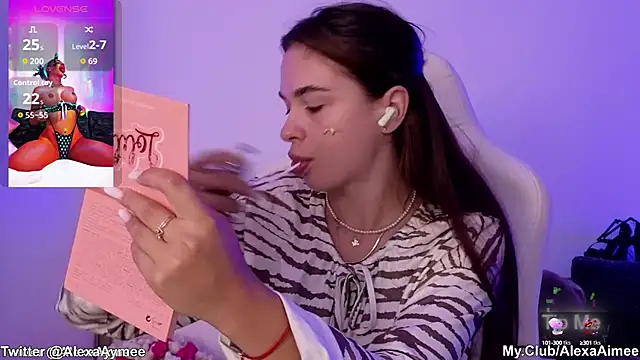 AlexaAimee online show from September 2025 01:11:01 AM