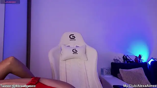 AlexaAimee online show from October 2025 09:37:01 PM