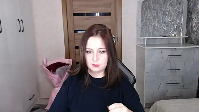 Kristy-Max online show from November 2025 08:19:01 PM