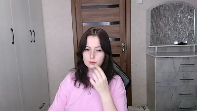 Kristy-Max online show from December 2025 10:52:02 AM