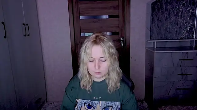 Kristy-Max online show from March 2026 08:47:01 PM