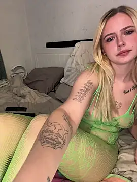 Snapshot of saskiapierce chatting on March 2026 06:13:02 PM saskiapierce online show from March 2026 06:13:02 PM