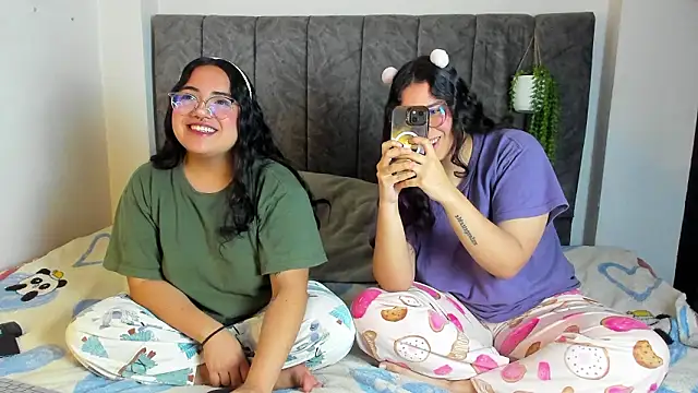 maddie-and-chelsea- online show from March 2026 09:16:03 AM