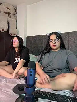 maddie-and-chelsea- online show from April 2026 09:14:01 AM