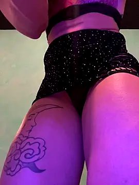 xMirana  online show from October 2025 08:36:02 AM