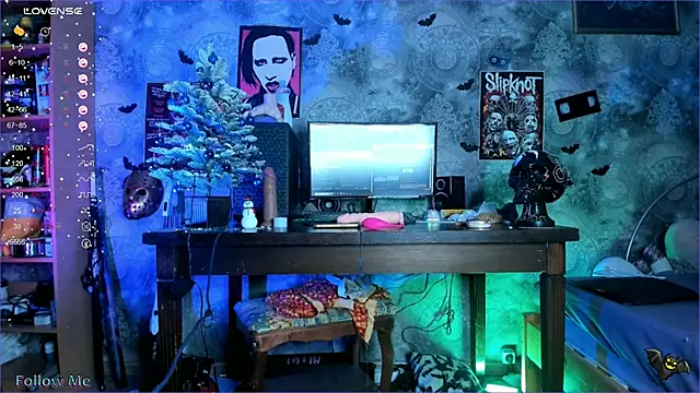 KuromiRacer  online show from December 2024 02:20:02 AM