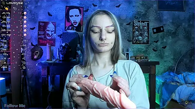 KuromiRacer  online show from March 2025 09:54:02 PM