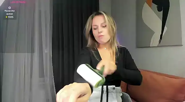  cometoseeme  online show from December 2024 04:50:01 PM