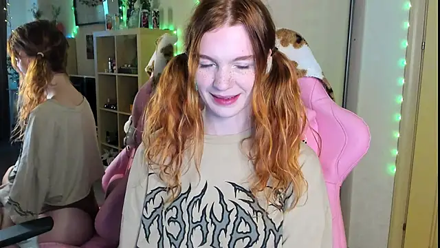 Sunny Elly online show from October 2025 08:24:01 AM